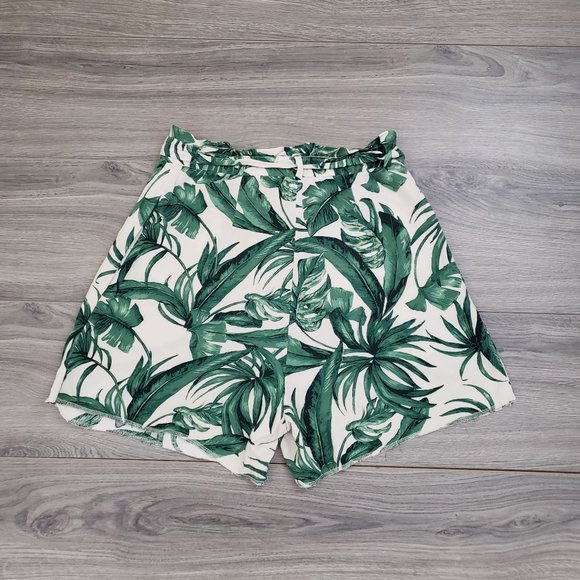 H&M Tropical Palm Print High Waist Paperbag Shorts Size 6 - Picture 7 of 10